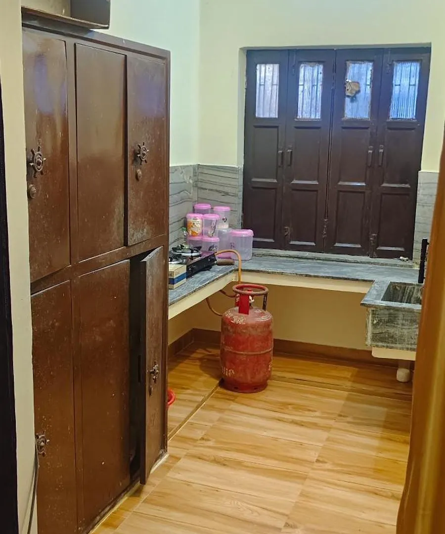 Kusum Palace Varanasi 0*,
